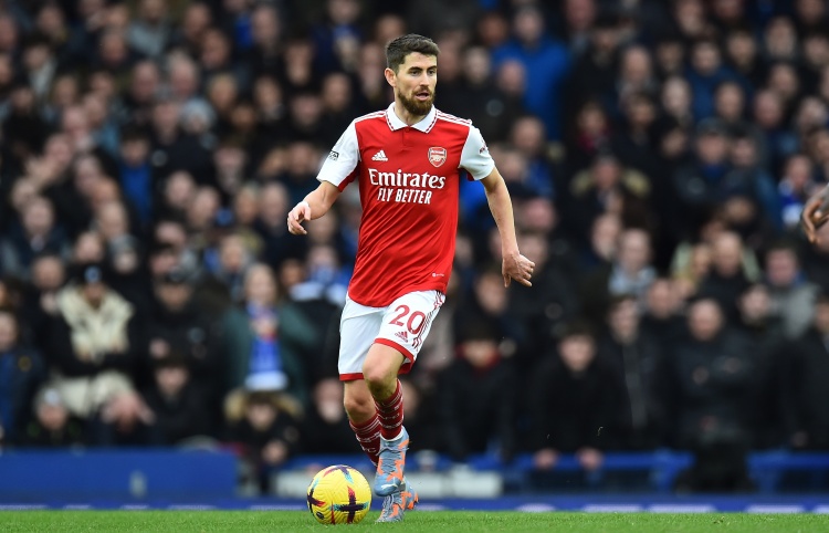 若日尼奥：上赛季未夺冠的经历让球队学到很多 一直在学手语