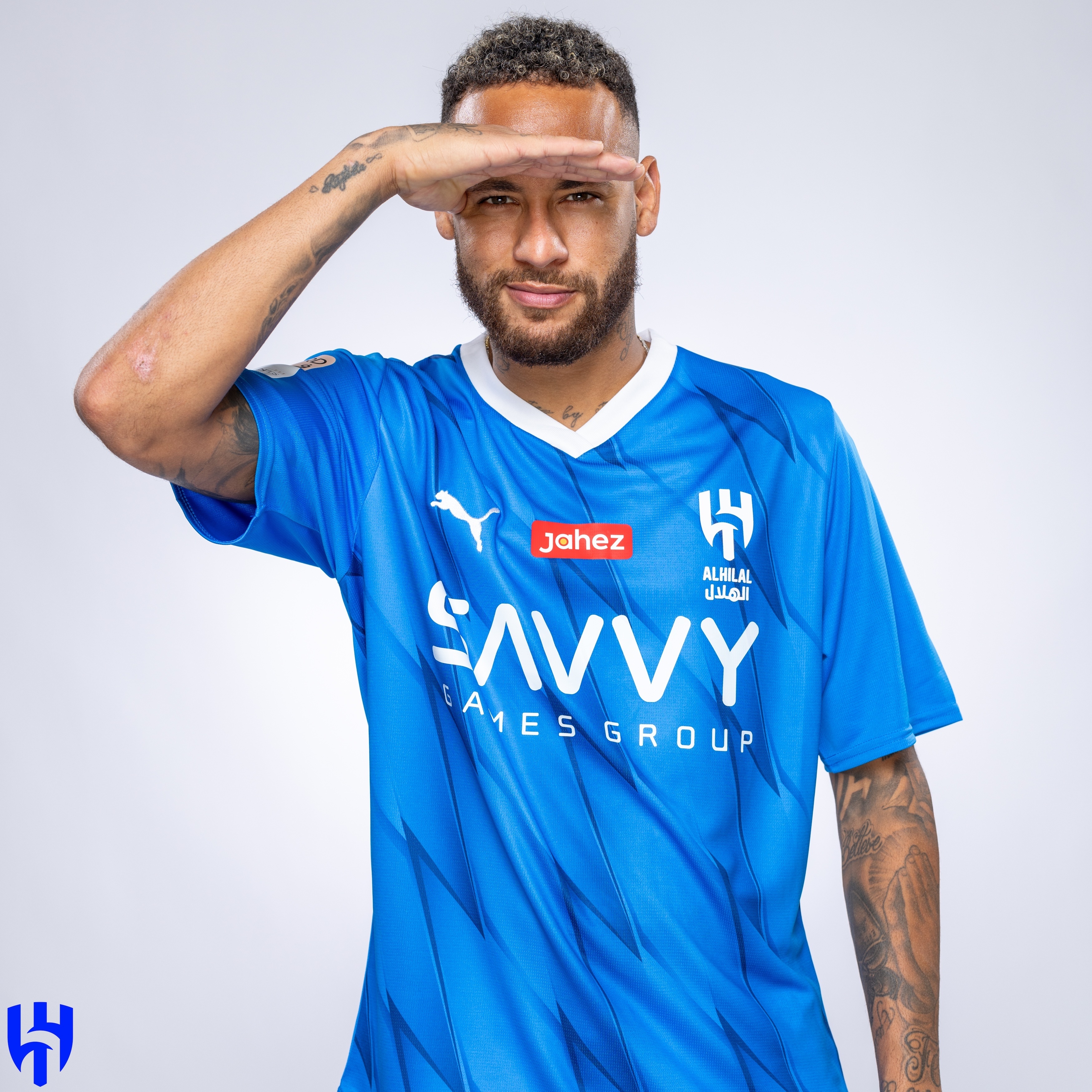 赚翻了内马尔生涯收入达10.1亿美元 在新月1年挣1.12亿️