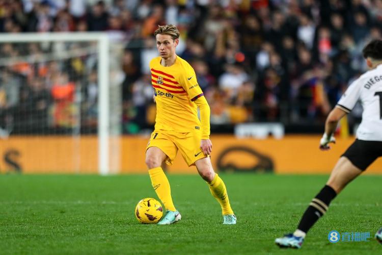 拉波尔塔：德容不止一次告诉我说他在巴萨很开心，我们对他很满意