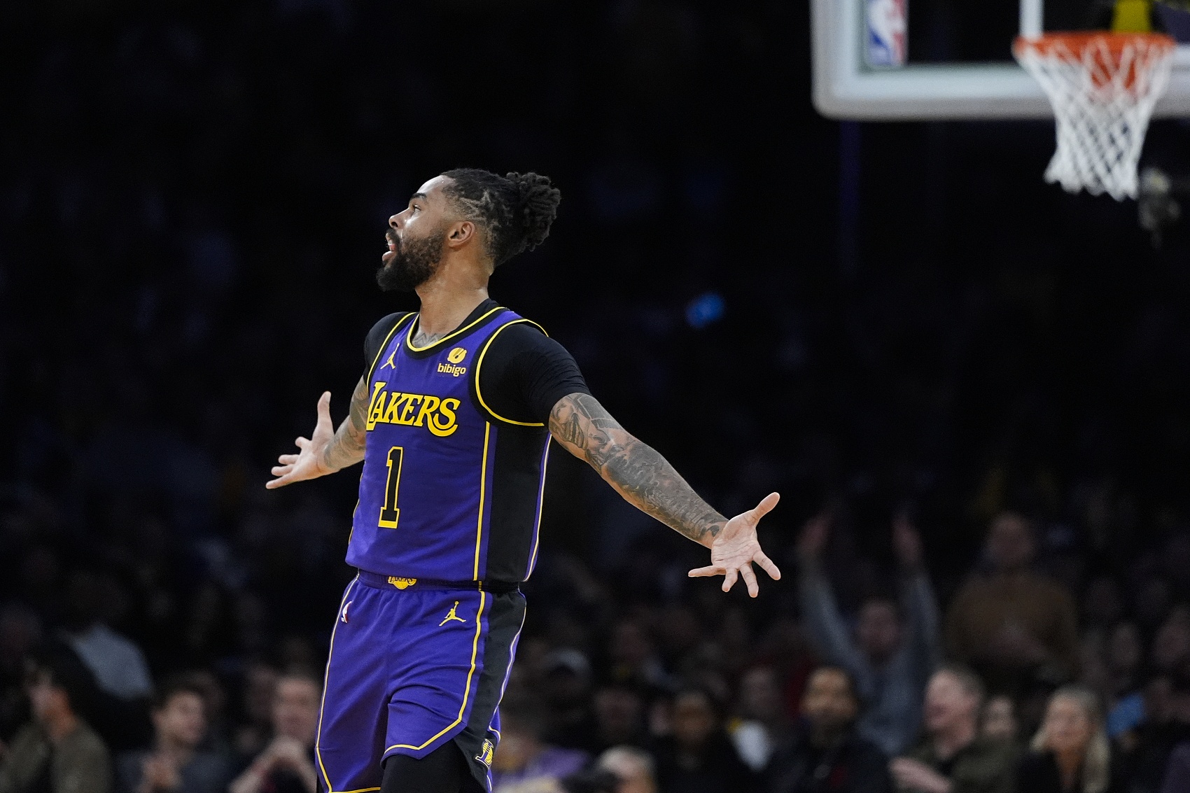 拉塞尔更推：我在NBA已经得到了10000分？#荣幸