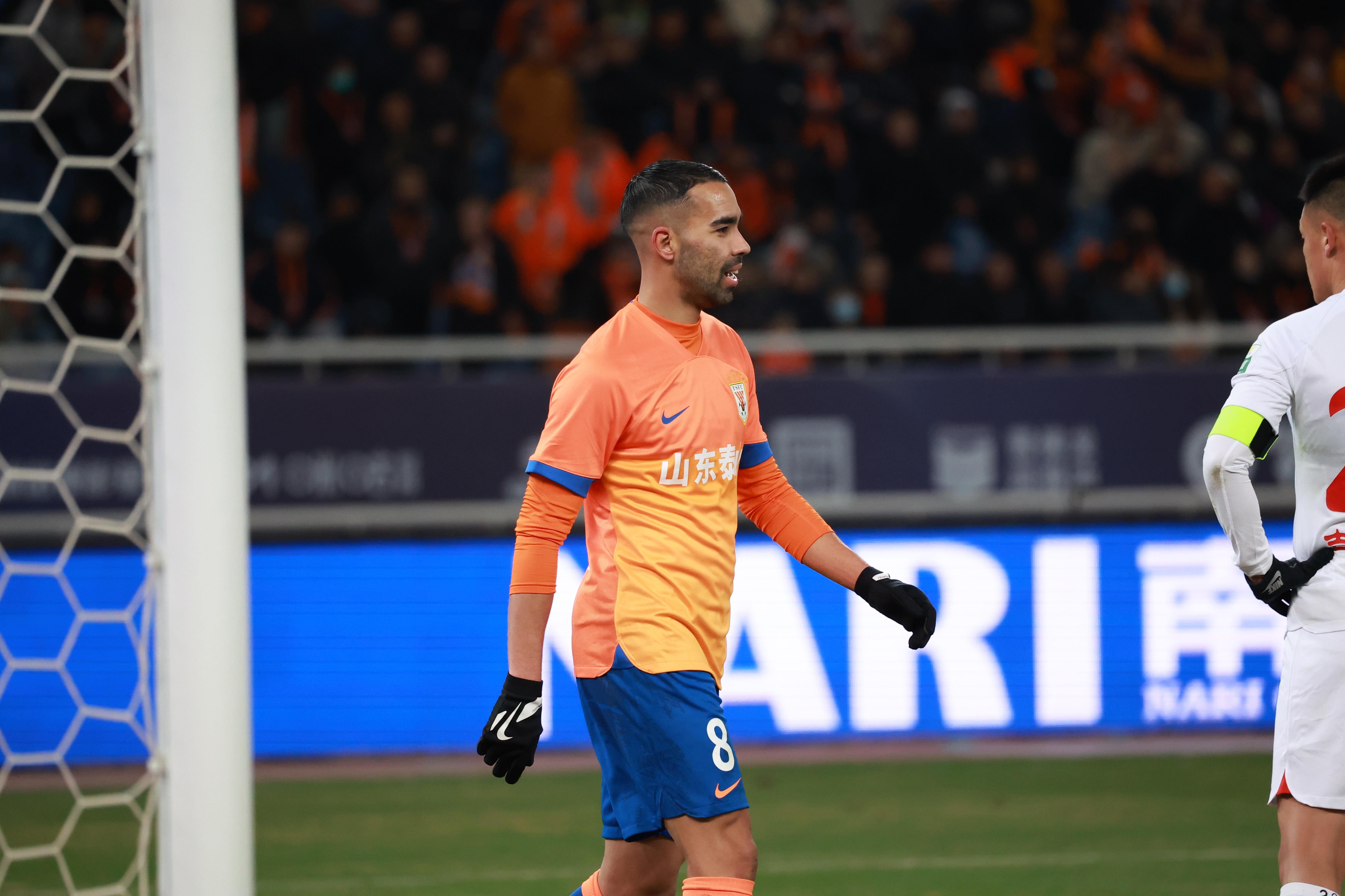 3轮只踢28分钟泰山“外援”德尔加多为何遭弃用？