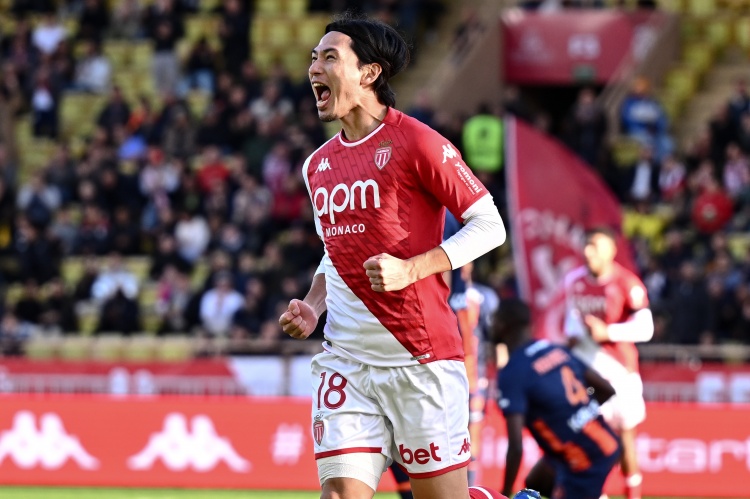 水货→大腿！南野拓实身价创新高至1500万欧，去年一路跌至600万