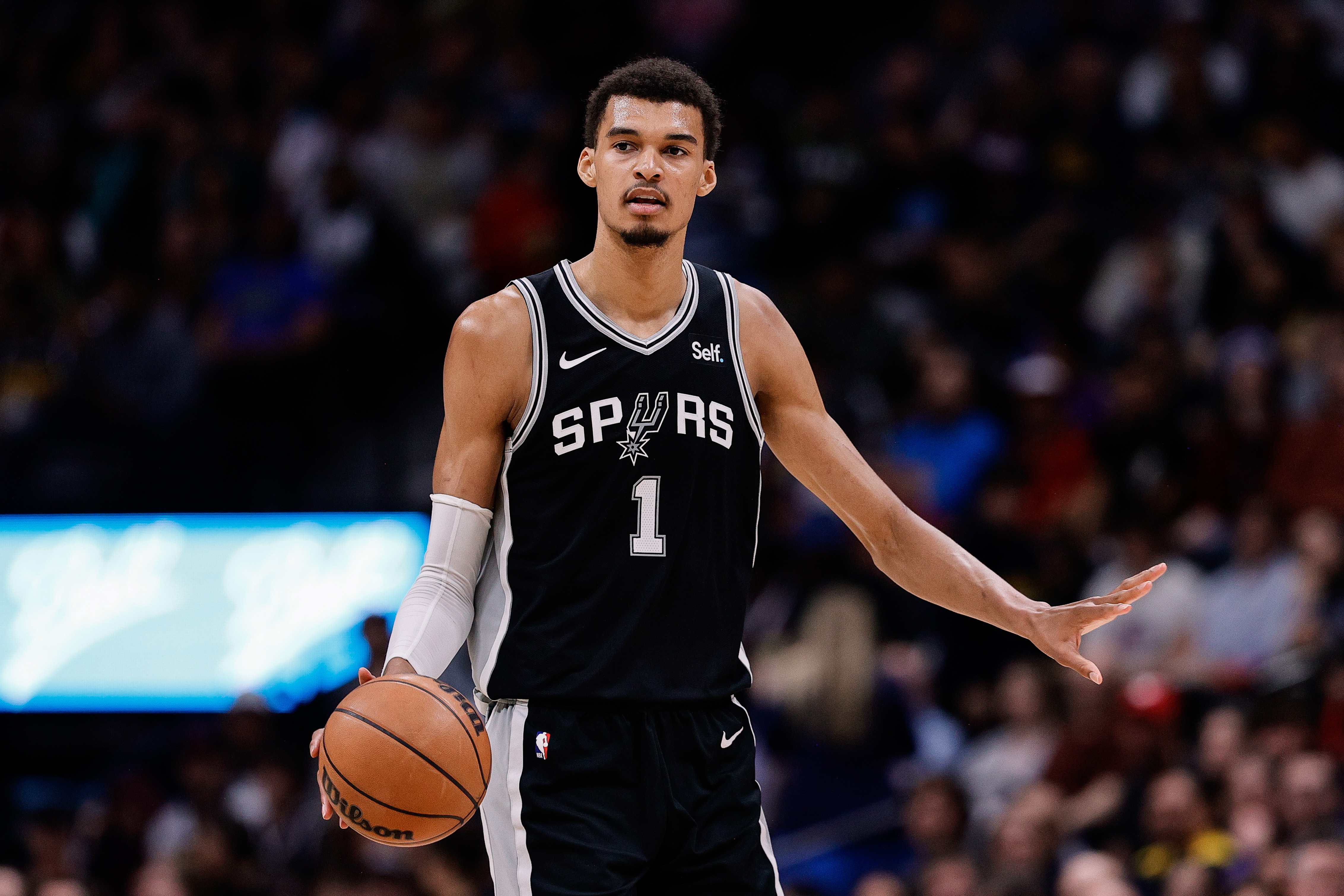 现象级文班亚马本季已送出235次盖帽 超越NBA历史86.6%的球员